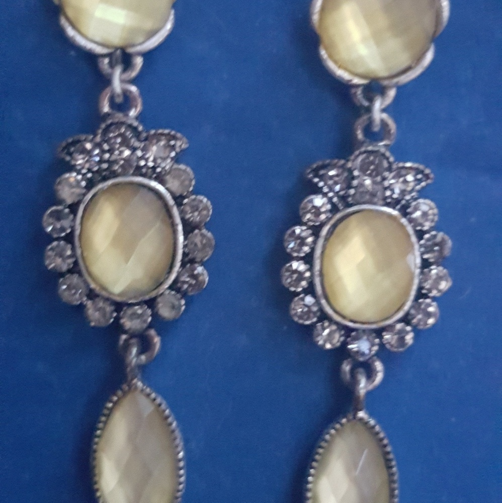 New Avon Clip on Earrings